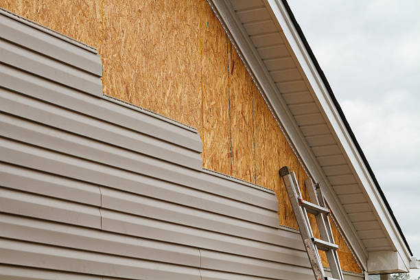 Professional Fiber Cement Siding technician working in Severna Park, MD